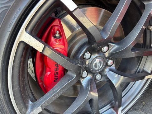 Used 2017 Nissan 370Z NISMO RWD image 18