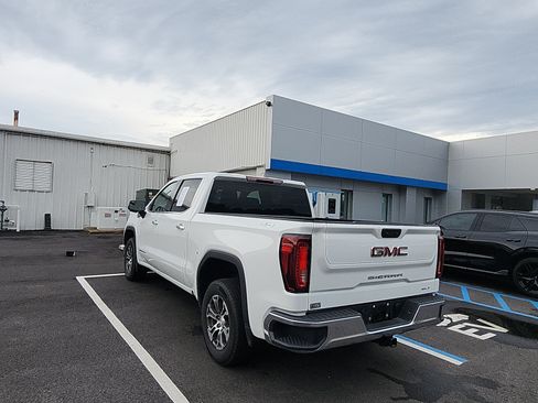 Used 2026 GMC Sierra 1500 SLT AWD/4WD image 3