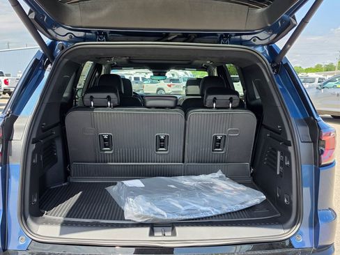 New 2026 GMC Acadia Denali Ultimate w/ LPO, Floor Liner Package AWD/4WD image 5