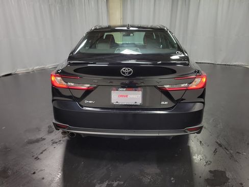 Used 2025 Toyota Camry SE FWD image 7