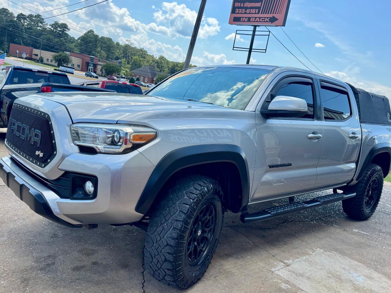 Used 2016 Toyota Tacoma TRD Off-Road w/ Towing Package AWD/4WD image 6