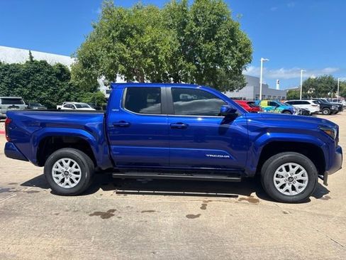 Certified 2025 Toyota Tacoma SR5 w/ SR5 Upgrade Package AWD/4WD image 4