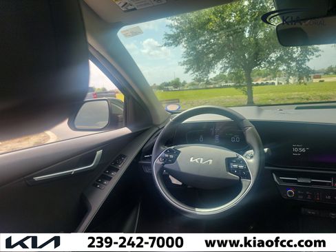 Certified 2024 Kia Niro EX FWD image 21