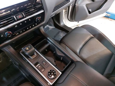 Used 2023 Nissan Pathfinder SL w/ SL Premium Package AWD/4WD image 26