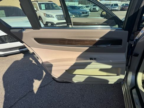 Used 2009 BMW 750Li image 14