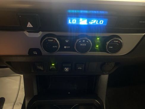 Used 2022 Toyota Tacoma SR5 RWD image 22