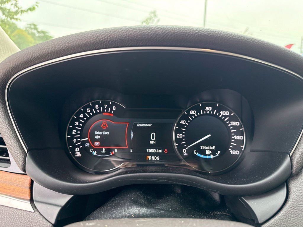 Used 2019 Lincoln MKC Select w/ Select Plus Package FWD image 15