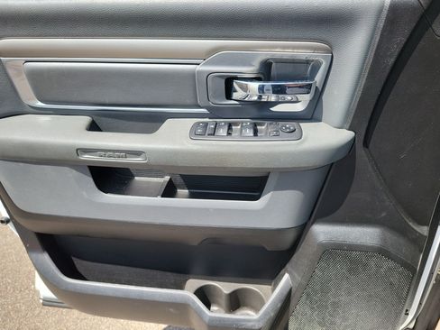 Used 2019 RAM 1500 Classic SLT image 14