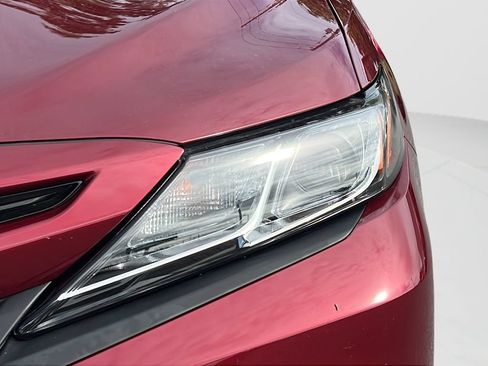 Used 2018 Toyota Camry SE FWD image 23