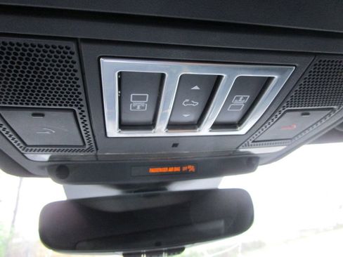Used 2019 Land Rover Discovery HSE AWD/4WD image 41