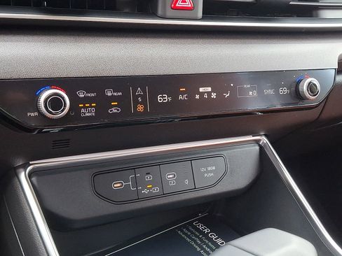 New 2026 Kia Carnival EX FWD image 16
