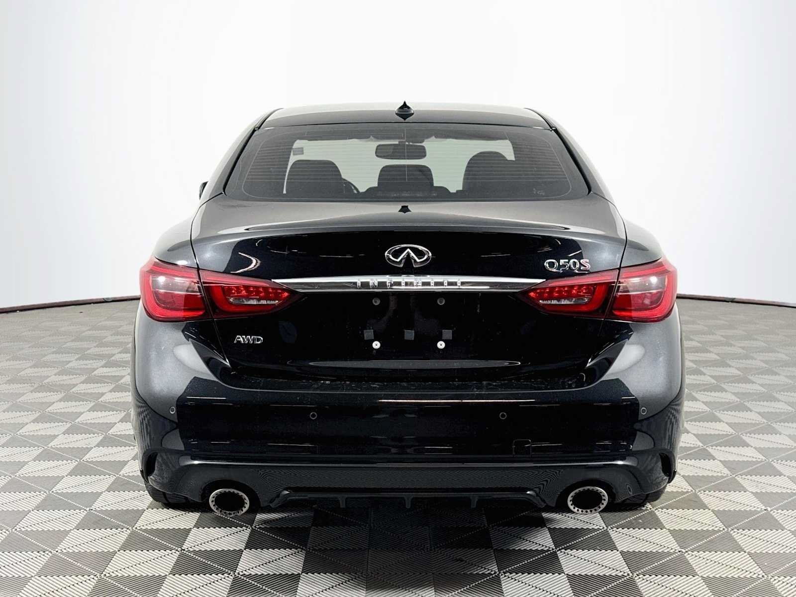 Used 2018 INFINITI Q50 Red Sport 400 w/ Sensory Package (Sport) AWD/4WD image 6