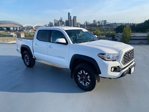 Certified 2023 Toyota Tacoma TRD Off-Road AWD/4WD image 29