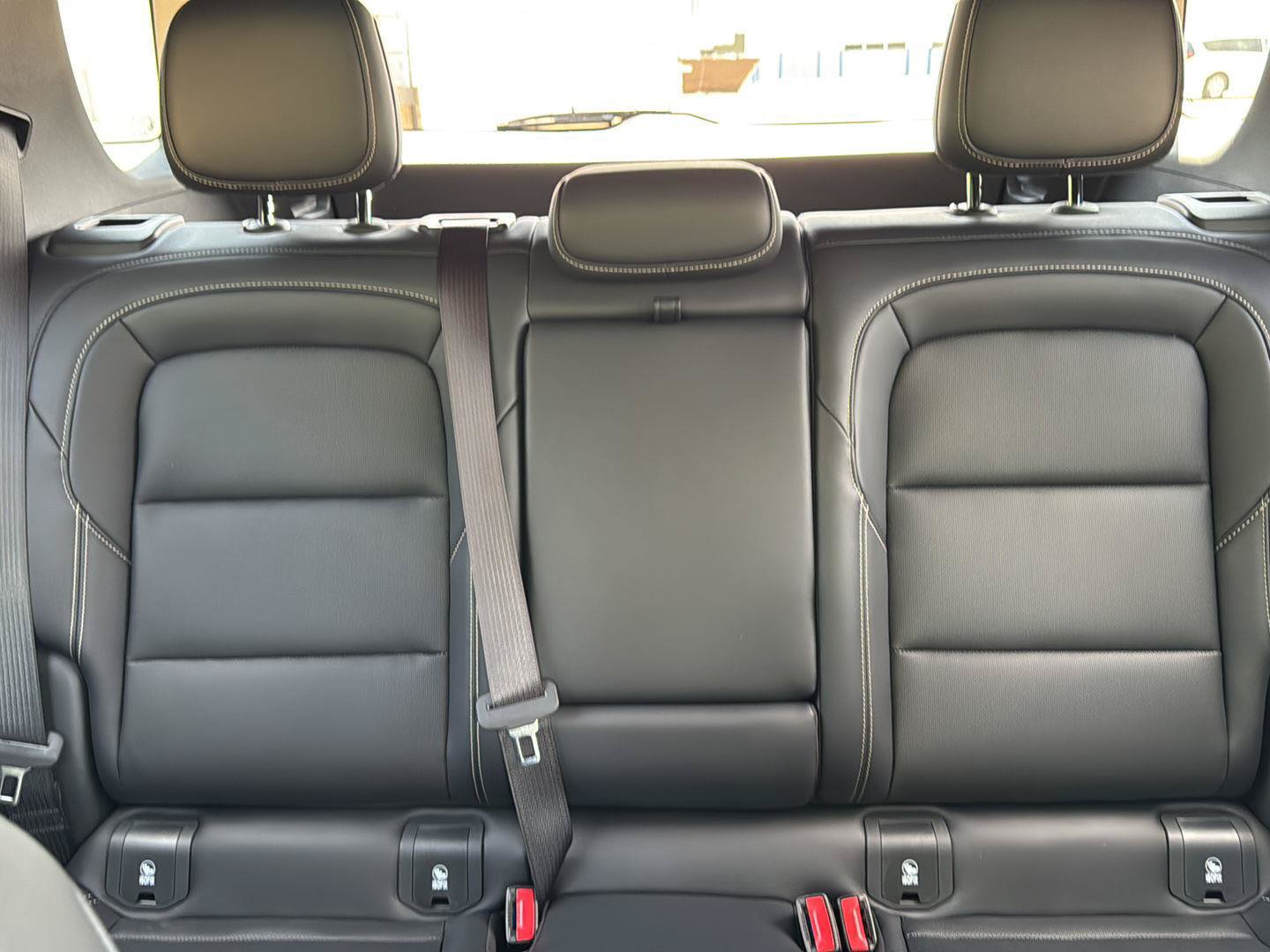 New 2027 GMC Terrain Elevation w/ Elevation Premium Package AWD/4WD image 3