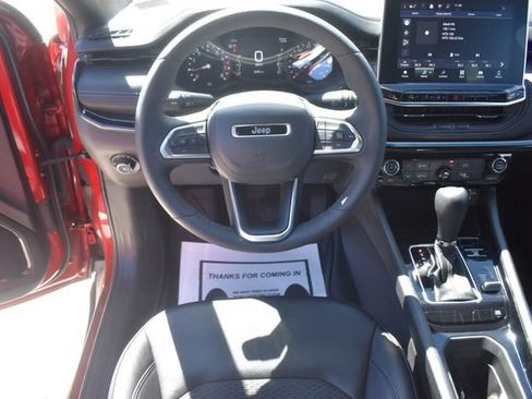 Used 2025 Jeep Compass Latitude w/ Altitude Special Edition AWD/4WD image 16