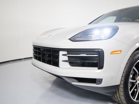 Certified 2026 Porsche Cayenne E-Hybrid AWD/4WD image 81