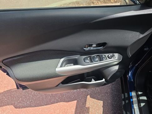 Used 2019 Nissan Kicks SV FWD image 10