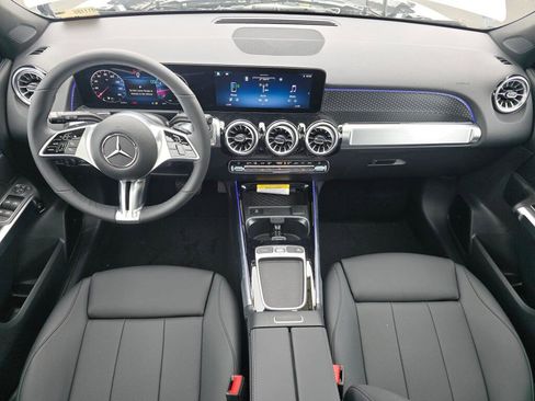 New 2026 Mercedes-Benz GLB 250 4MATIC image 17