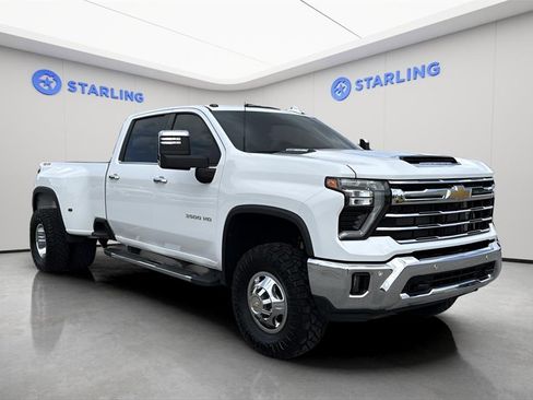 Used 2025 Chevrolet Silverado 3500 LTZ w/ LTZ Plus Package image 14