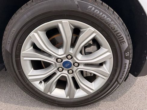 Used 2022 Ford Edge Titanium AWD/4WD image 35