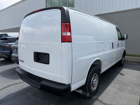 New 2026 Chevrolet Express 2500 RWD image 7
