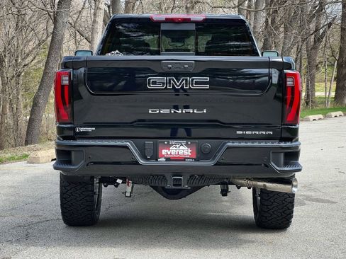 New 2026 GMC Sierra 2500 Denali w/ Denali Reserve Package image 12