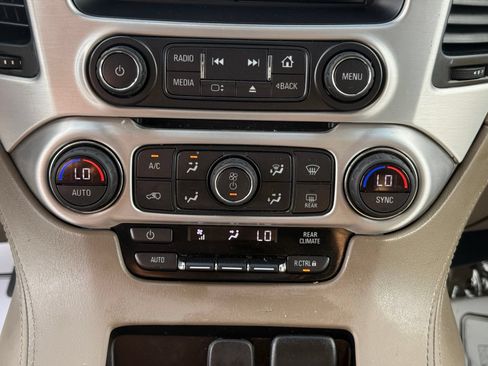 Used 2020 GMC Yukon XL SLE w/ SLE Value Package RWD image 24