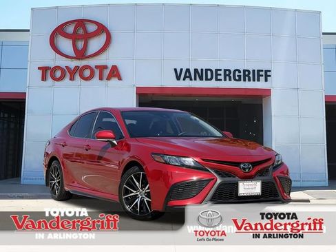 Used 2023 Toyota Camry SE FWD image 1