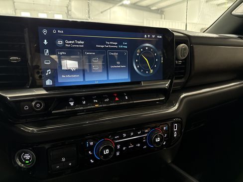 Used 2024 Chevrolet Silverado 2500 High Country w/ High Country Premium Package AWD/4WD image 11