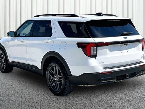 Used 2025 Ford Explorer ST-Line w/ ST-Line Street Pack AWD/4WD image 10