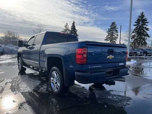 Used 2019 Chevrolet Silverado 2500 High Country w/ Duramax Plus Package image 5