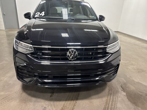 Certified 2024 Volkswagen Tiguan SE R-Line AWD/4WD image 8
