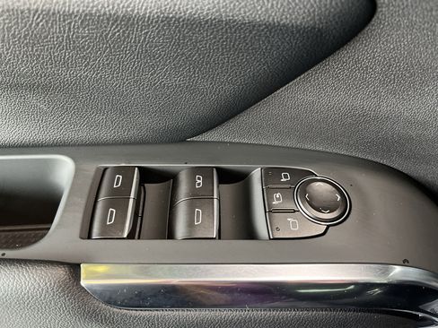 New 2026 Chevrolet Traverse High Country w/ LPO, Floor Liner Package FWD image 31