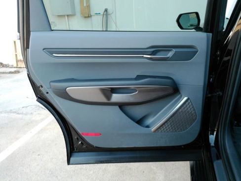 Used 2024 Kia EV9 Light image 16