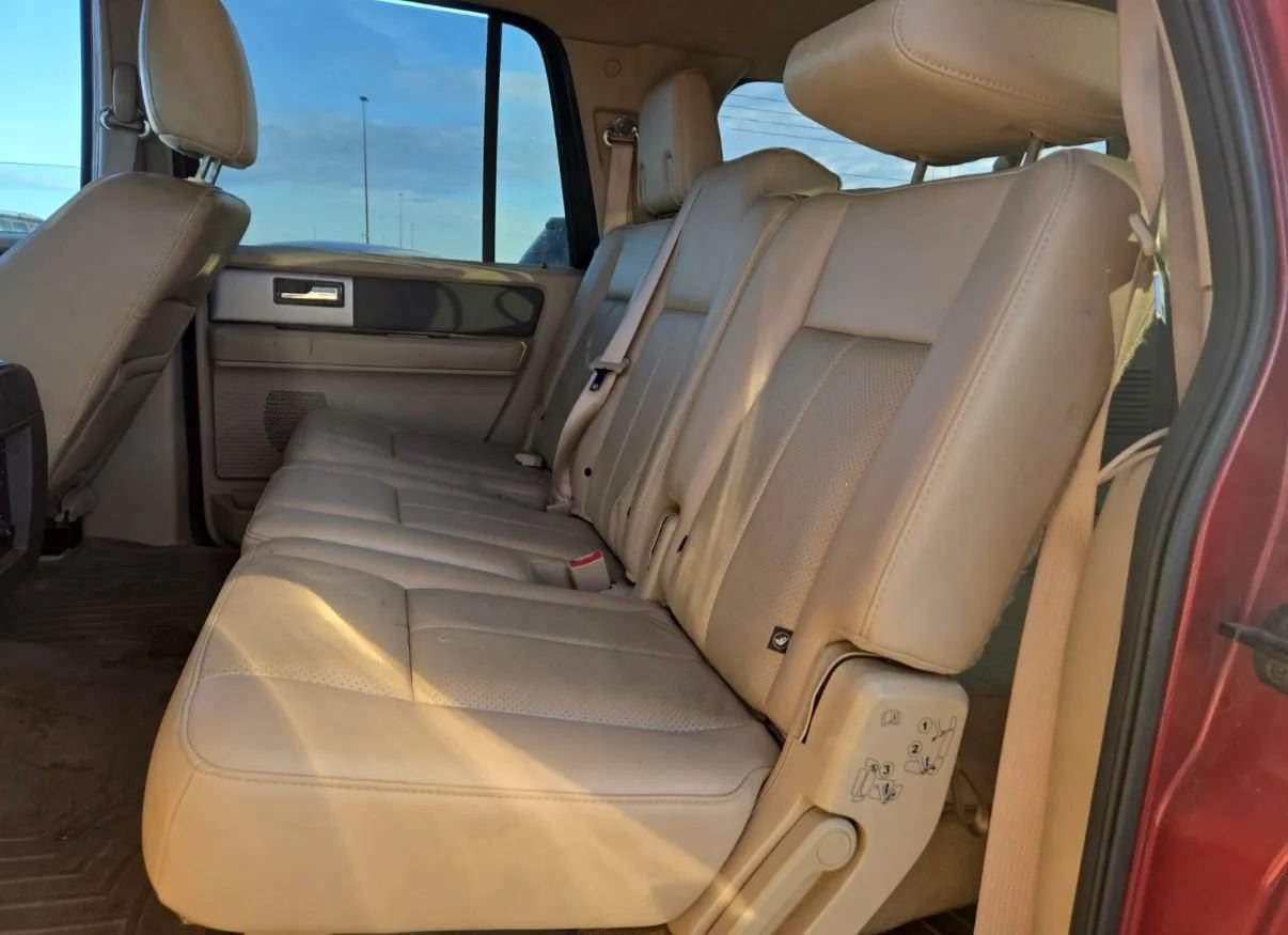 Used 2014 Ford Expedition EL XLT w/ Equipment Group 202A AWD/4WD image 9