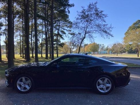 New 2026 Ford Mustang Coupe image 6