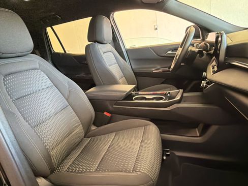 Certified 2025 Chevrolet Equinox LT FWD image 25