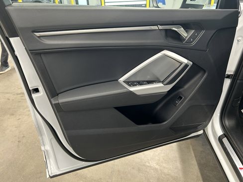 Used 2025 Audi Q3 2.0T Premium image 11