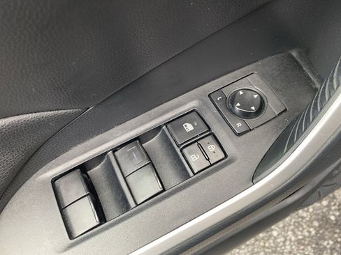 Used 2019 Toyota RAV4 LE image 65