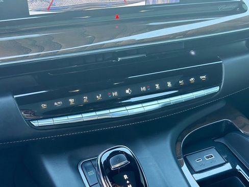 Certified 2023 Cadillac Escalade ESV Sport Platinum w/ LPO, ONYX Package image 13