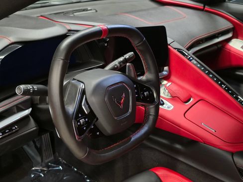 Used 2022 Chevrolet Corvette Stingray Preferred Cpe w/ Z51 Performance Package RWD image 23