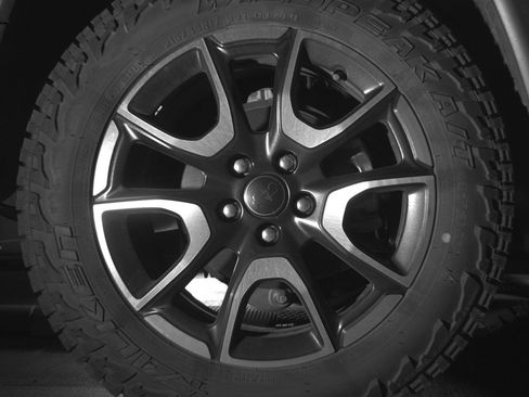 Used 2025 Jeep Compass Trailhawk AWD/4WD image 15