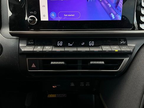 Used 2025 Toyota Camry LE image 26