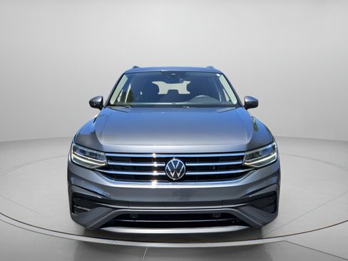 Certified 2024 Volkswagen Tiguan SE AWD/4WD image 8