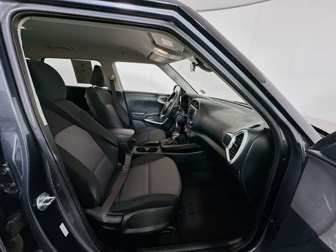 Used 2025 Kia Soul LX w/ LX Technology Package FWD image 31