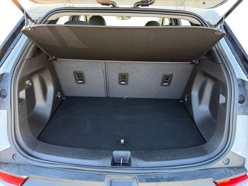 Used 2022 Chevrolet Bolt EUV LT image 17