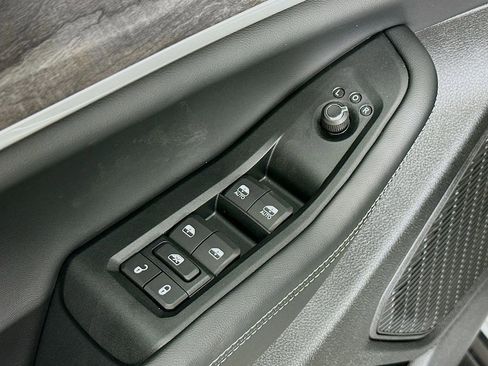 New 2026 Jeep Grand Cherokee L 4WD image 24