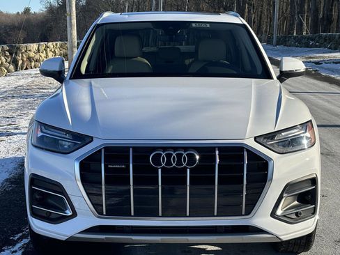Used 2024 Audi Q5 Premium w/ Convenience Package image 18