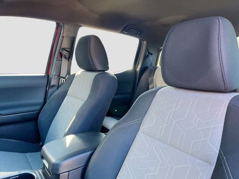 Used 2022 Toyota Tacoma TRD Sport w/ Technology Package RWD image 18