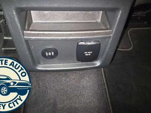 Used 2023 Ford Edge Titanium image 26